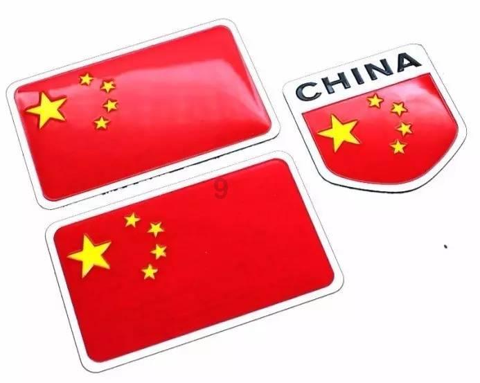 琳娜整理房间
